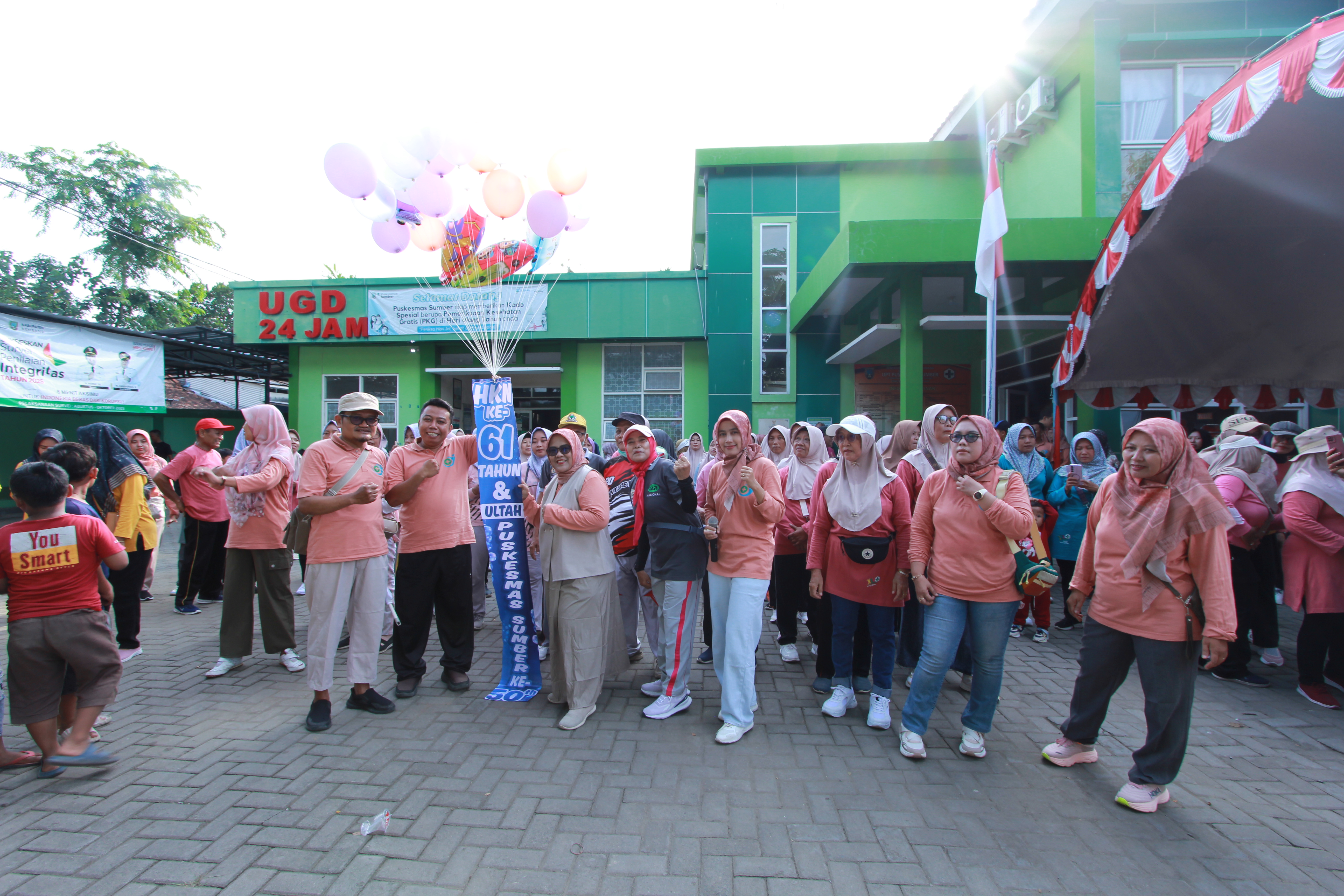 Acara Puncak Peringatan Hari Kesehatan Nasional ke-61 di Puskesmas Sumber